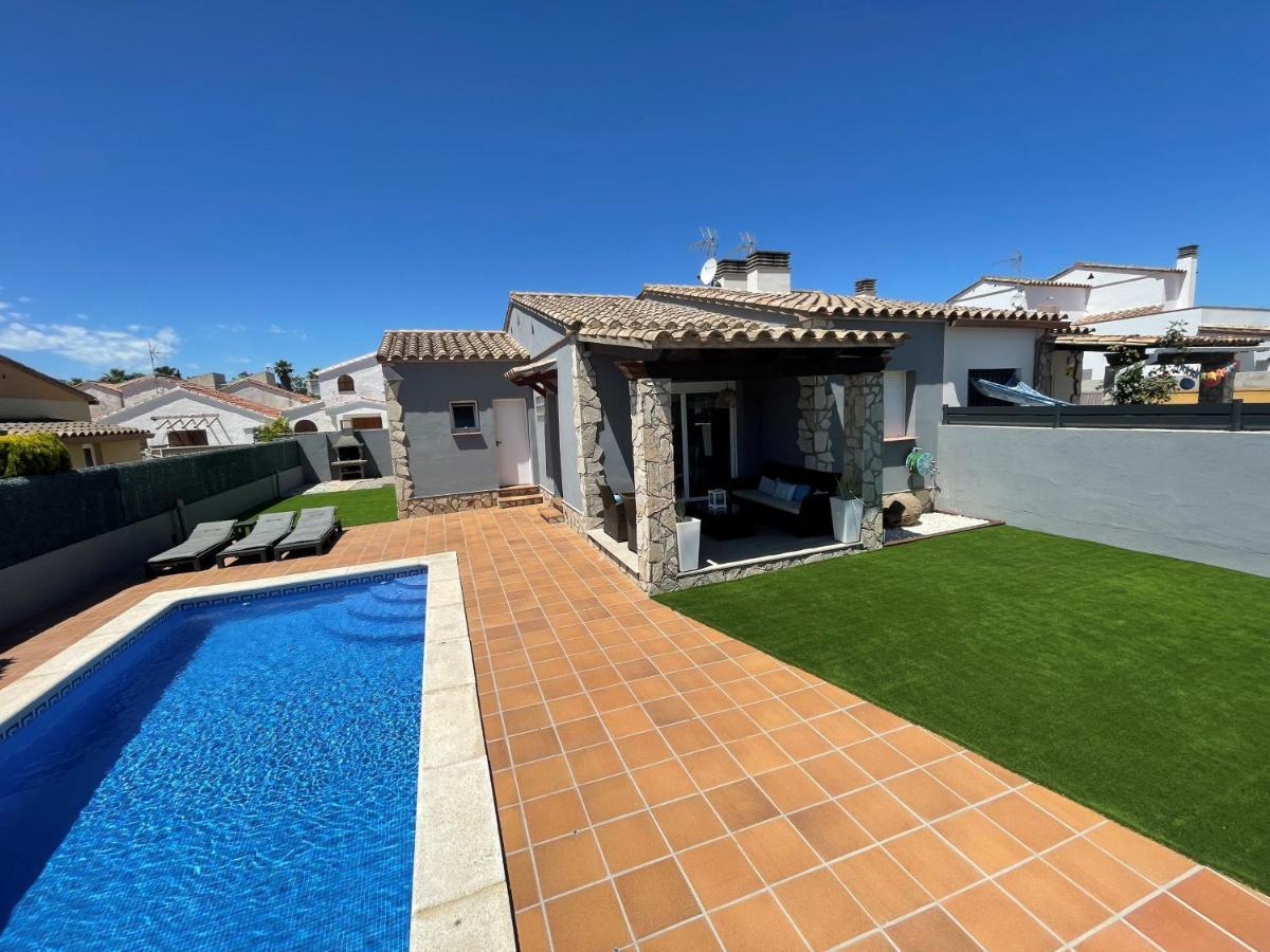Casa En L Escala Con Piscina Y Wifi Free L'Escala Exterior foto